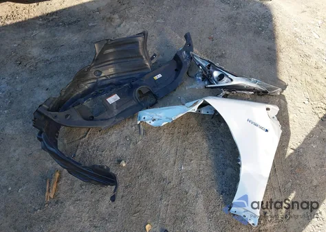 2018 Toyota Prius Two from USA, damaged, VIN JTDKBRFUXJ3062023